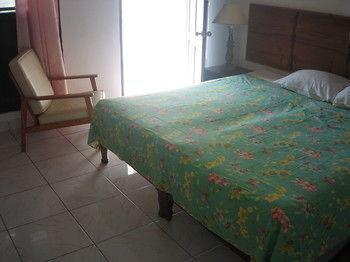 מונטגו ביי Paradise Brandon Hill Guest House מראה חיצוני תמונה